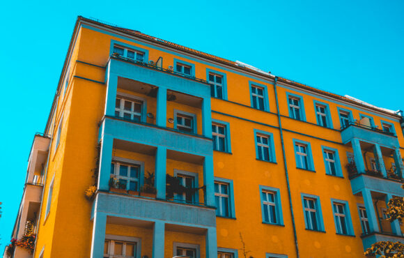 Remote-Arbeit & Zweitwohnsitz in Italien: Juristische Orientierung für 2025/2026 Remote-Arbeit & Zweitwohnsitz in Italien: Juristische Orientierung für 2025/2026