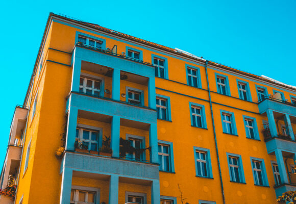 Remote-Arbeit & Zweitwohnsitz in Italien: Juristische Orientierung für 2025/2026